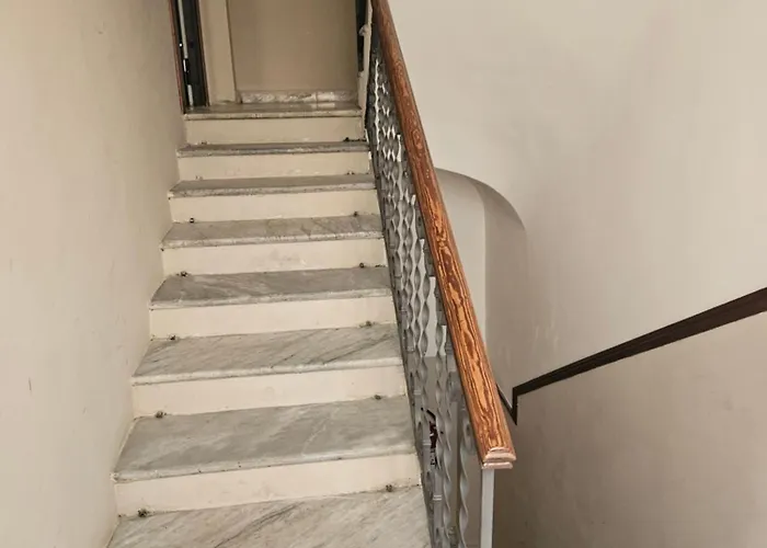 - 1 Piano Nel "palazzo Francesco" Rome